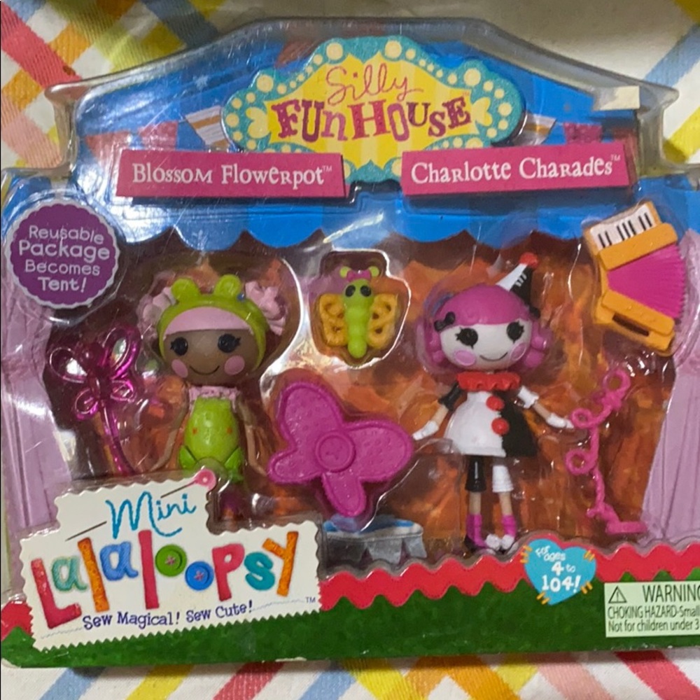 Mini lalaloopsy silly fun house